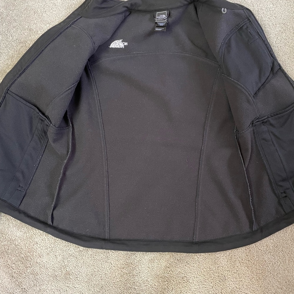 Northface “Never Stop Exploring” Jacket - image 5